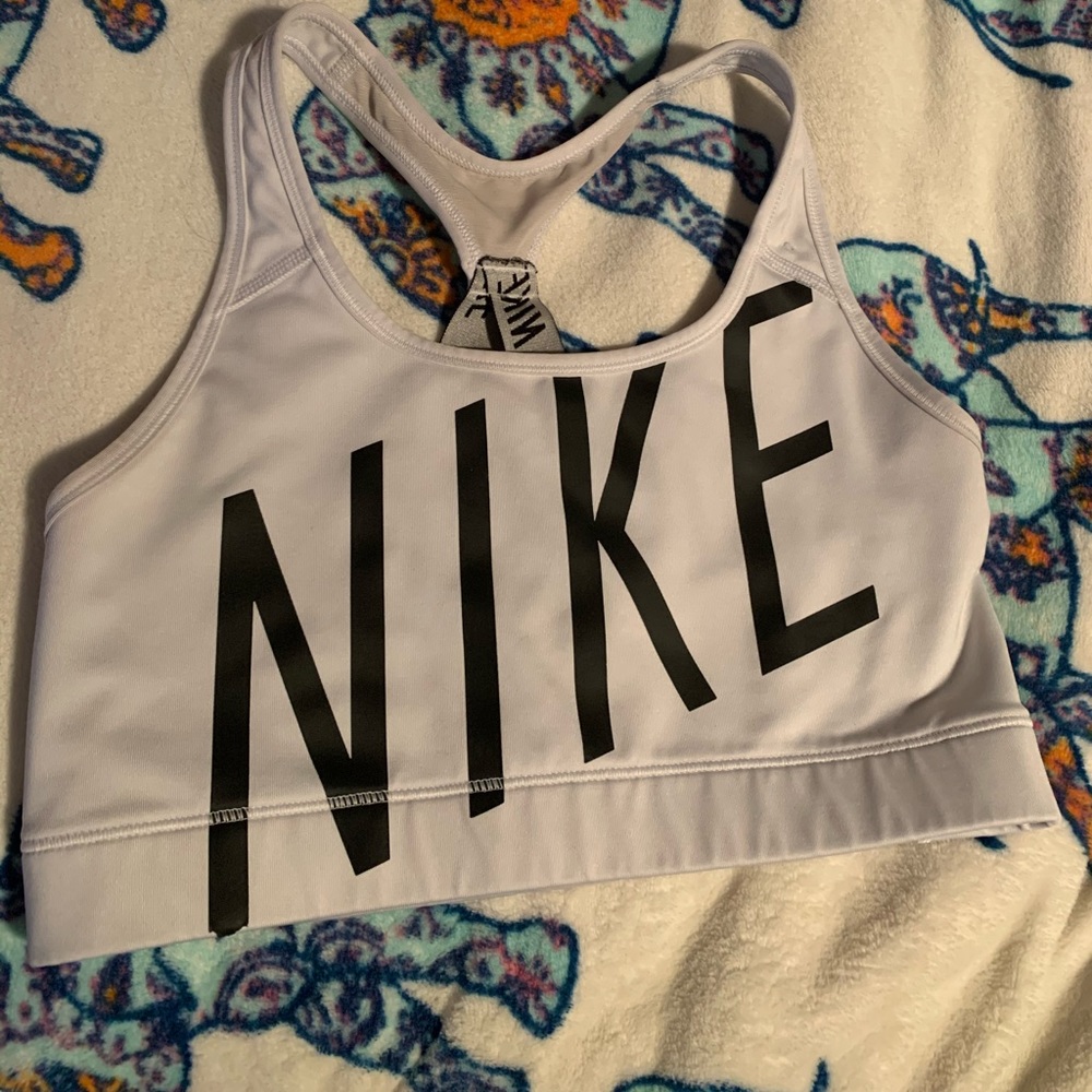 White nike sports bra